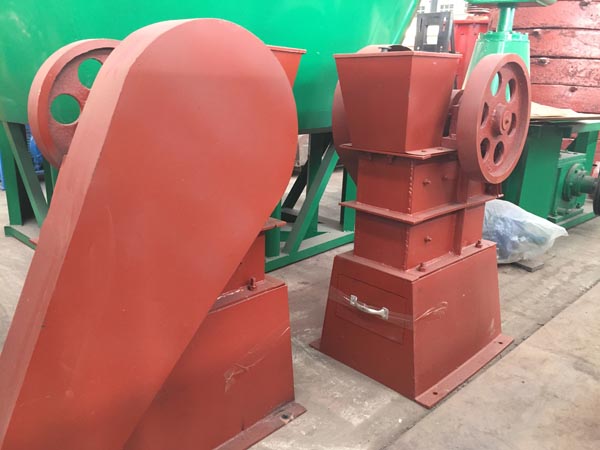 Laboratory jaw crusher